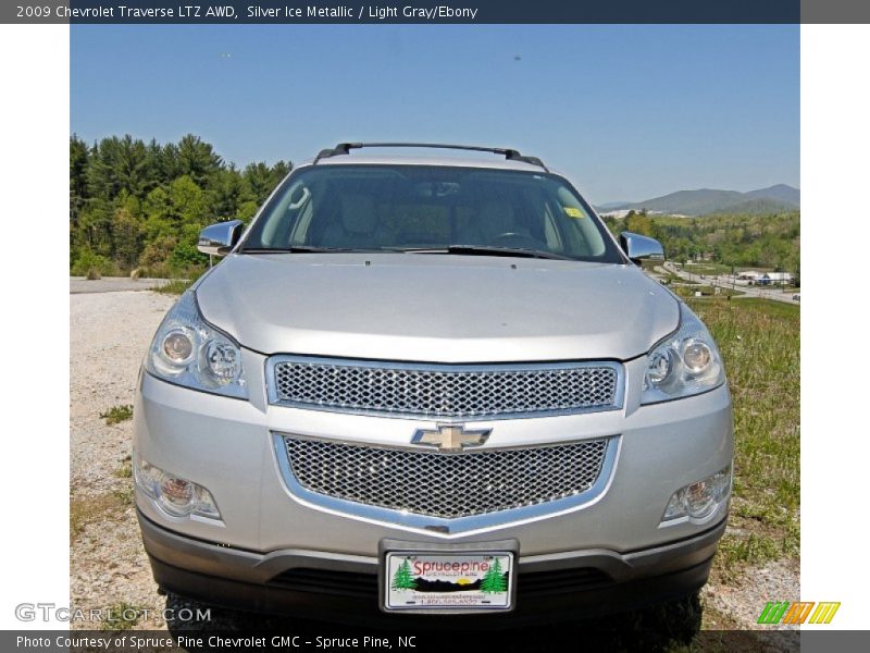 Silver Ice Metallic / Light Gray/Ebony 2009 Chevrolet Traverse LTZ AWD