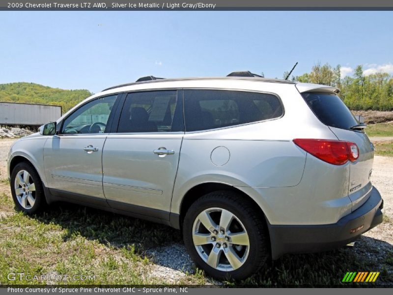 Silver Ice Metallic / Light Gray/Ebony 2009 Chevrolet Traverse LTZ AWD