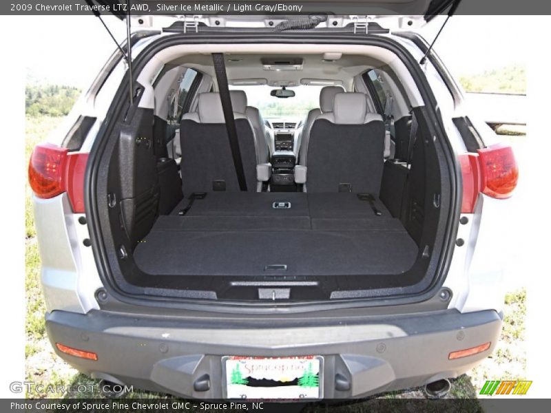 Silver Ice Metallic / Light Gray/Ebony 2009 Chevrolet Traverse LTZ AWD