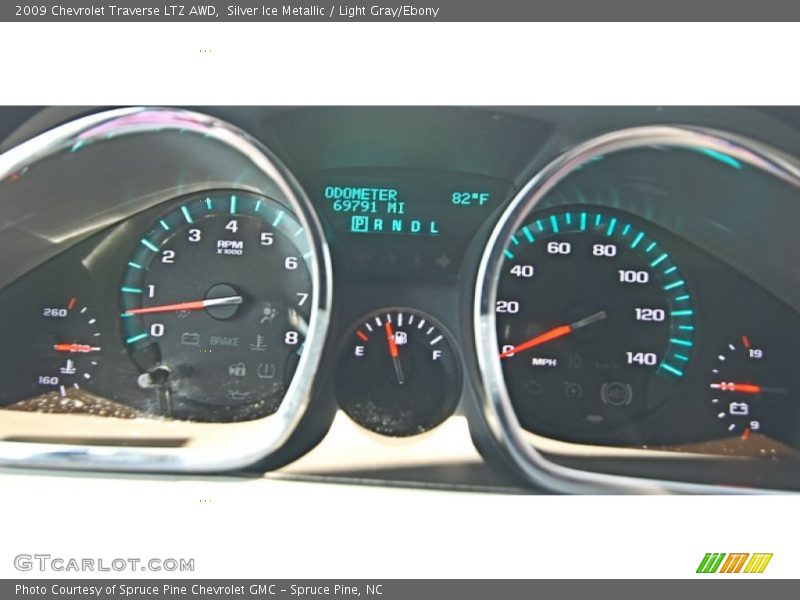 Silver Ice Metallic / Light Gray/Ebony 2009 Chevrolet Traverse LTZ AWD