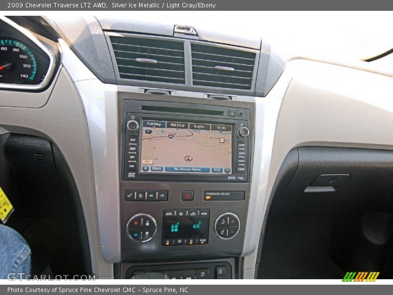 Silver Ice Metallic / Light Gray/Ebony 2009 Chevrolet Traverse LTZ AWD