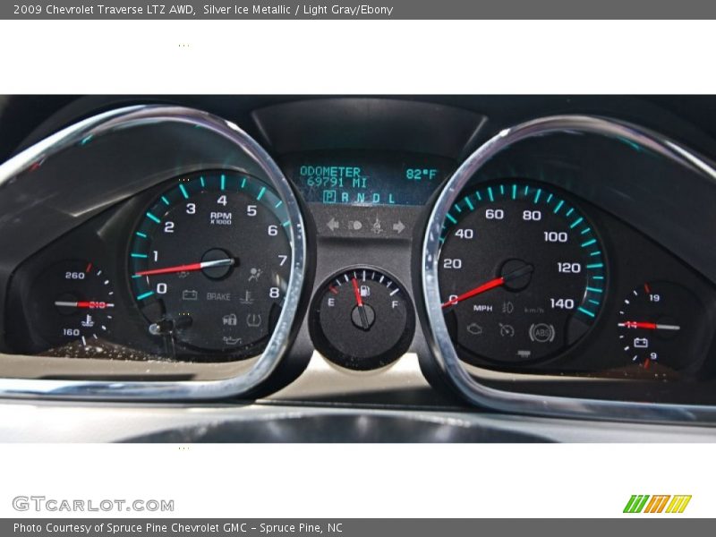 Silver Ice Metallic / Light Gray/Ebony 2009 Chevrolet Traverse LTZ AWD