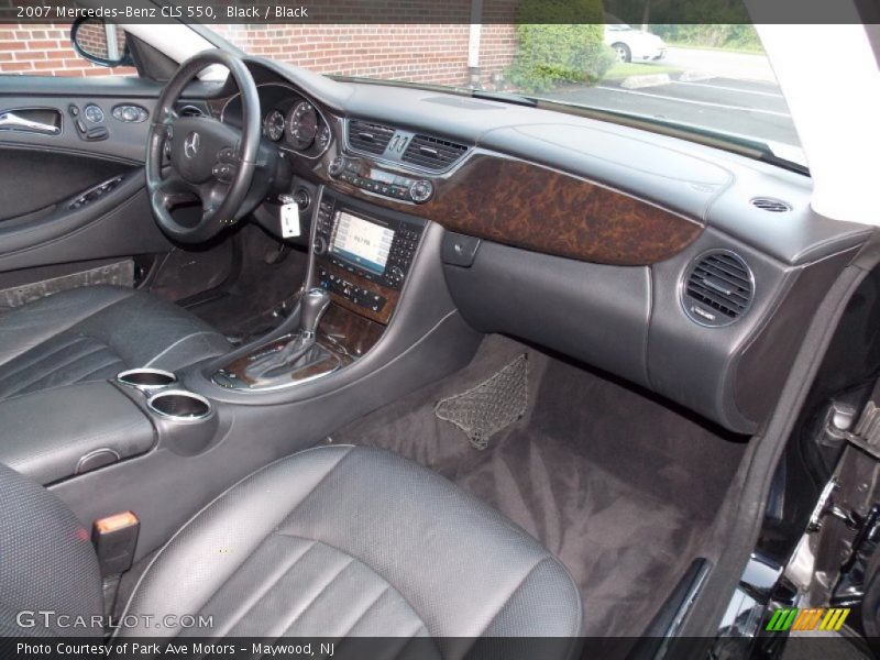 Dashboard of 2007 CLS 550