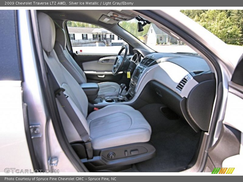 Silver Ice Metallic / Light Gray/Ebony 2009 Chevrolet Traverse LTZ AWD