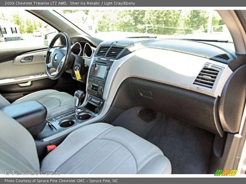 Silver Ice Metallic / Light Gray/Ebony 2009 Chevrolet Traverse LTZ AWD