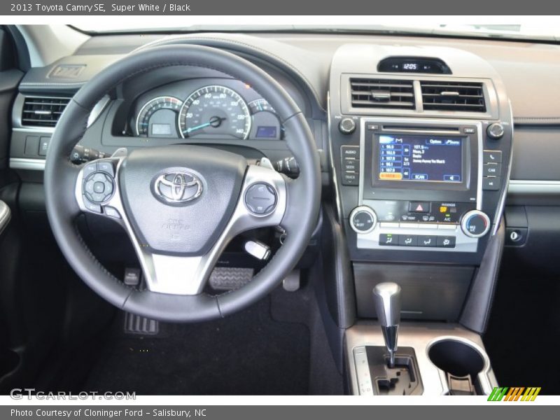 Super White / Black 2013 Toyota Camry SE