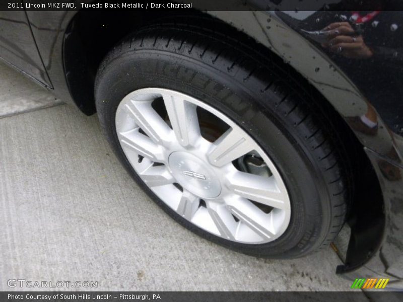 Tuxedo Black Metallic / Dark Charcoal 2011 Lincoln MKZ FWD