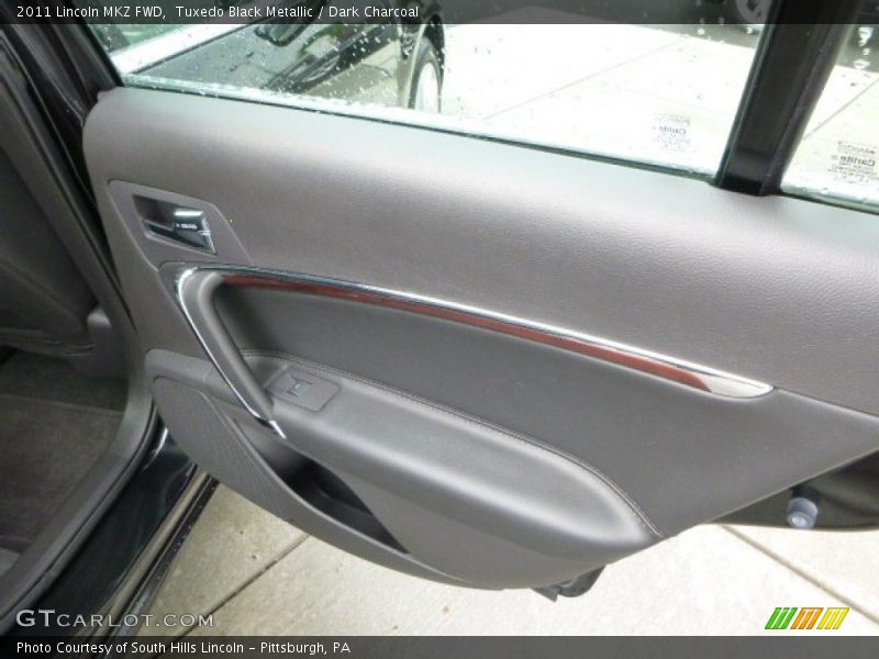 Tuxedo Black Metallic / Dark Charcoal 2011 Lincoln MKZ FWD