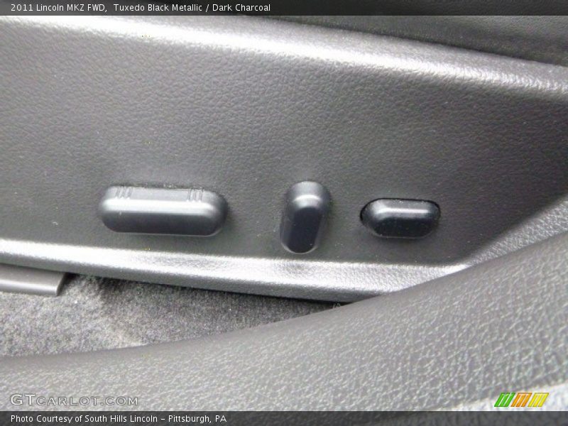 Tuxedo Black Metallic / Dark Charcoal 2011 Lincoln MKZ FWD