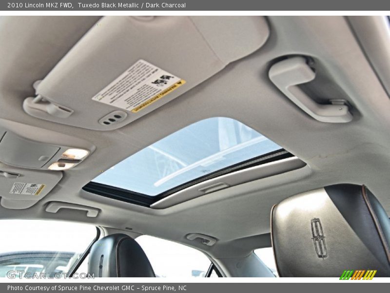 Tuxedo Black Metallic / Dark Charcoal 2010 Lincoln MKZ FWD