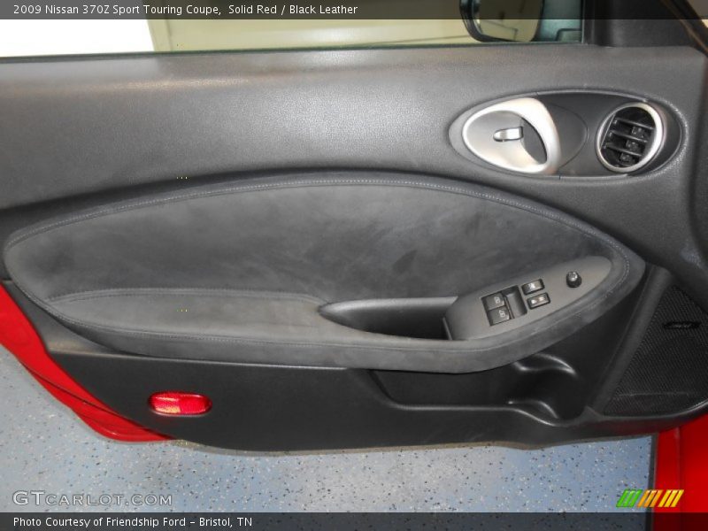Door Panel of 2009 370Z Sport Touring Coupe