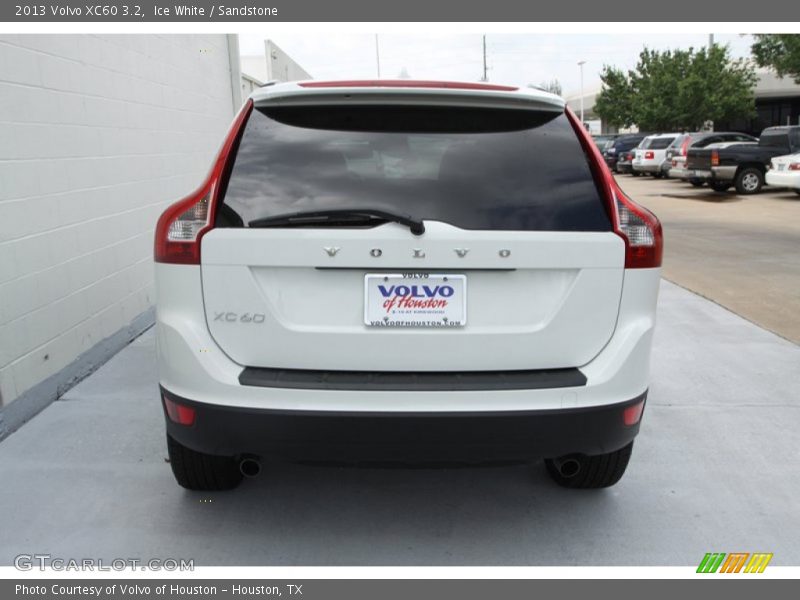 Ice White / Sandstone 2013 Volvo XC60 3.2