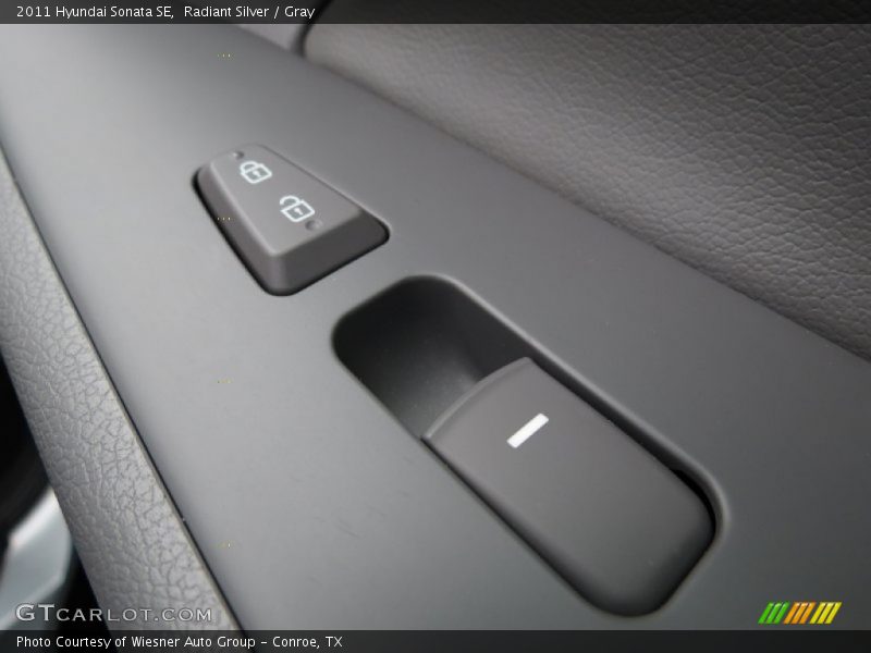 Radiant Silver / Gray 2011 Hyundai Sonata SE