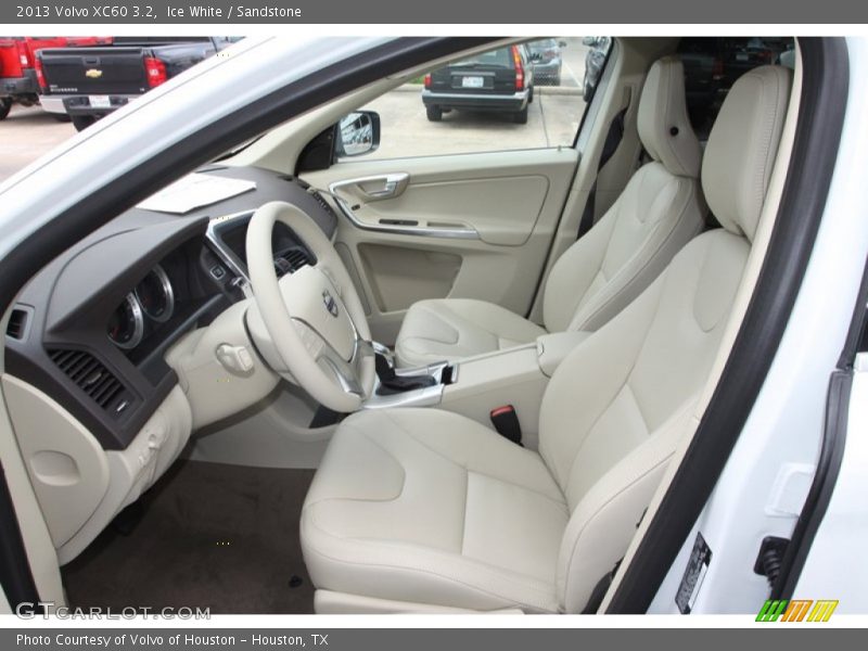 Ice White / Sandstone 2013 Volvo XC60 3.2
