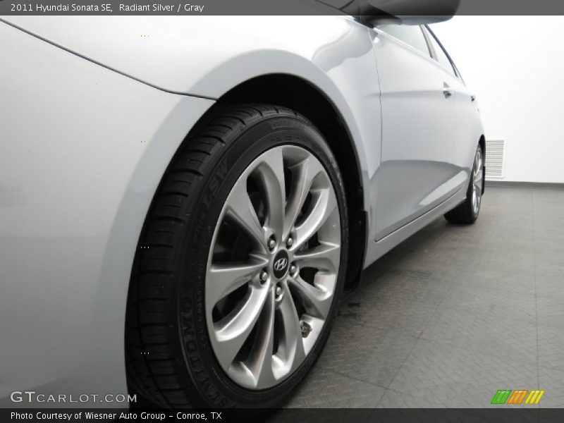 Radiant Silver / Gray 2011 Hyundai Sonata SE