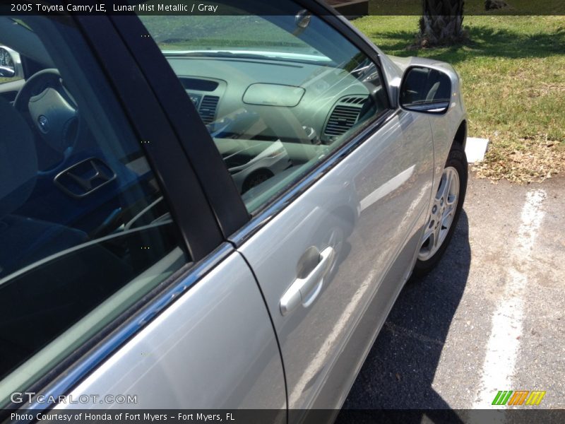 Lunar Mist Metallic / Gray 2005 Toyota Camry LE