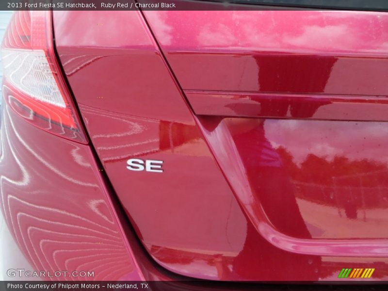 Ruby Red / Charcoal Black 2013 Ford Fiesta SE Hatchback