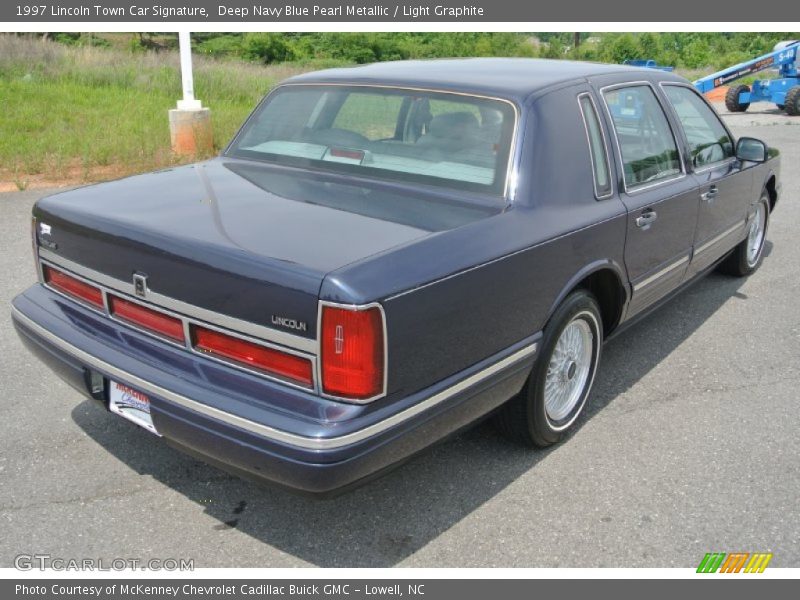 Deep Navy Blue Pearl Metallic / Light Graphite 1997 Lincoln Town Car Signature