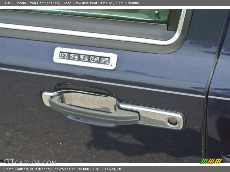 Deep Navy Blue Pearl Metallic / Light Graphite 1997 Lincoln Town Car Signature