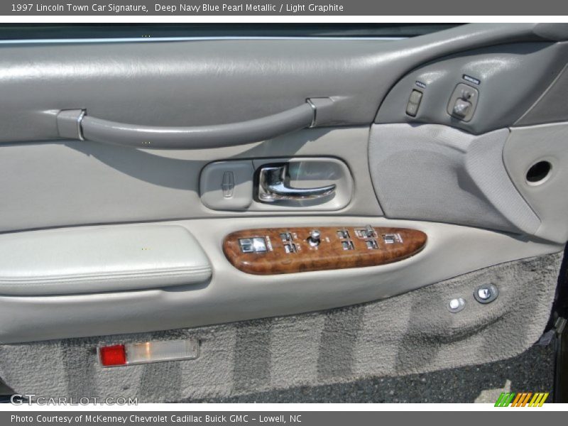 Door Panel of 1997 Town Car Signature