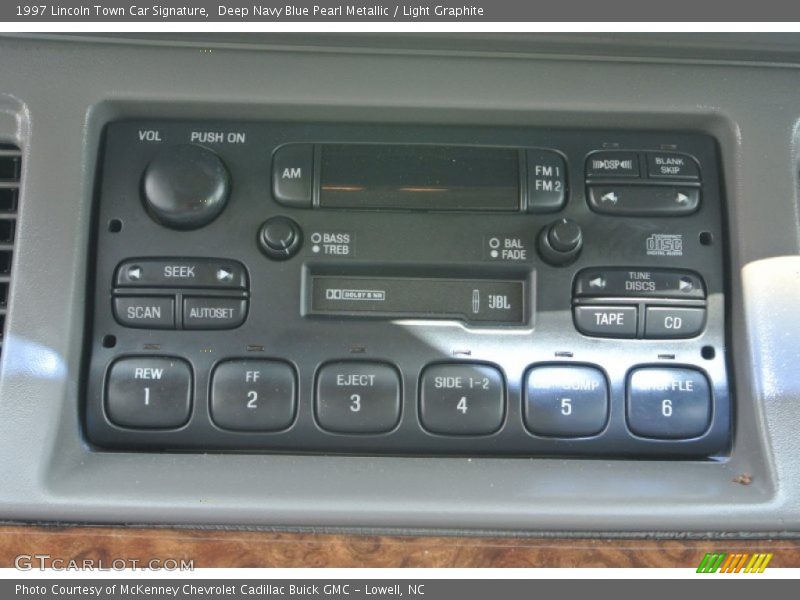 Audio System of 1997 Town Car Signature
