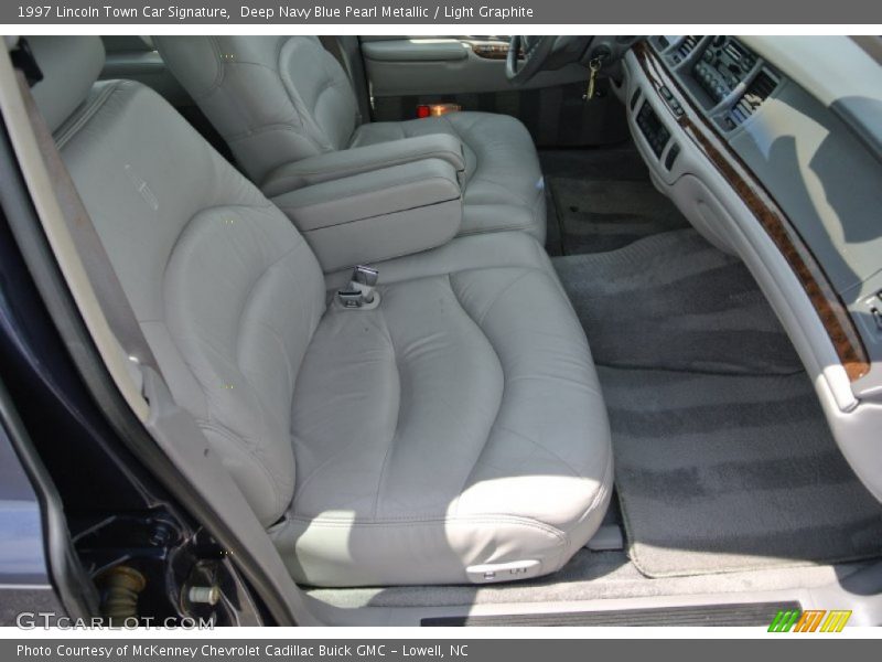 Deep Navy Blue Pearl Metallic / Light Graphite 1997 Lincoln Town Car Signature