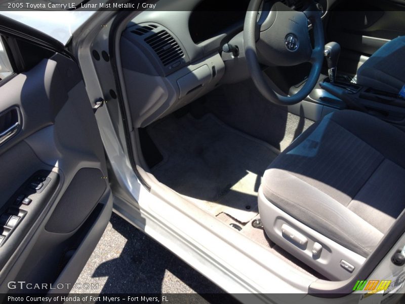 Lunar Mist Metallic / Gray 2005 Toyota Camry LE