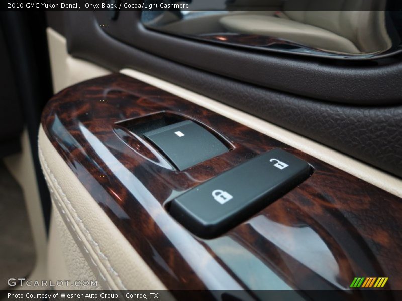 Onyx Black / Cocoa/Light Cashmere 2010 GMC Yukon Denali