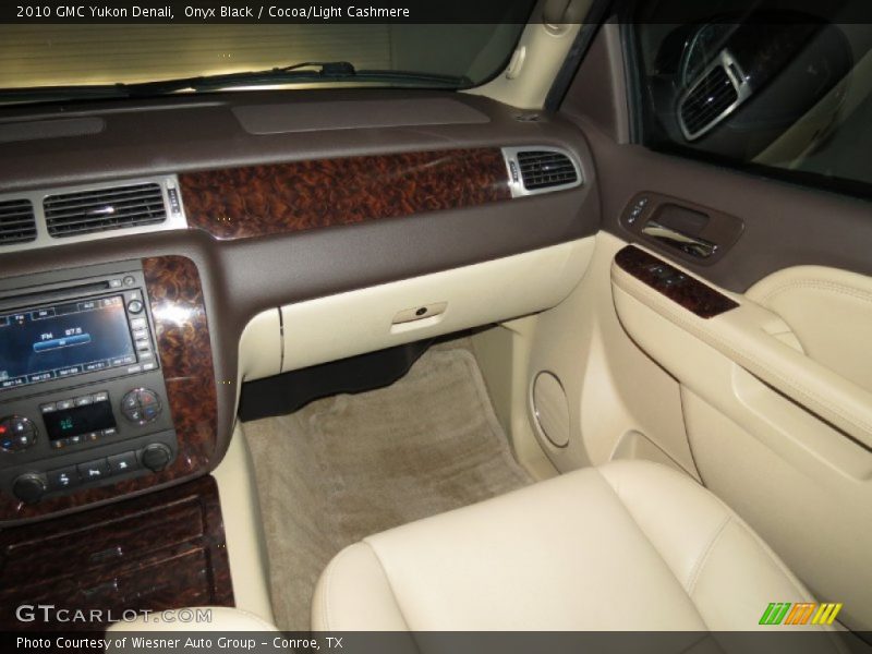 Onyx Black / Cocoa/Light Cashmere 2010 GMC Yukon Denali