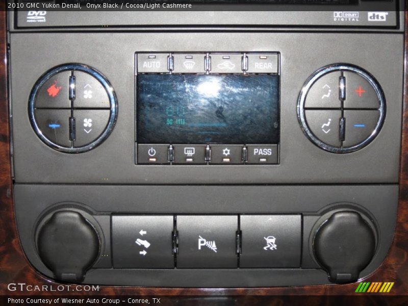 Onyx Black / Cocoa/Light Cashmere 2010 GMC Yukon Denali