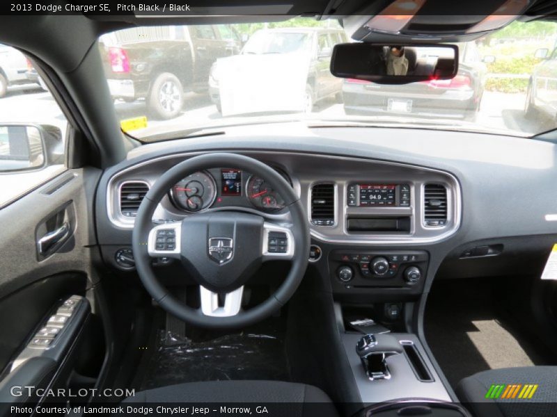 Pitch Black / Black 2013 Dodge Charger SE