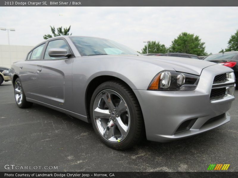 Front 3/4 View of 2013 Charger SE