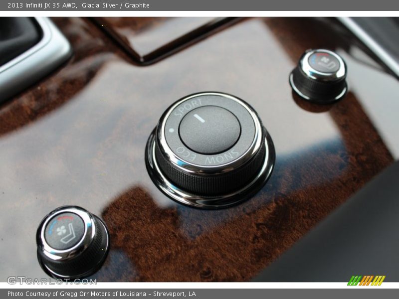 Controls of 2013 JX 35 AWD