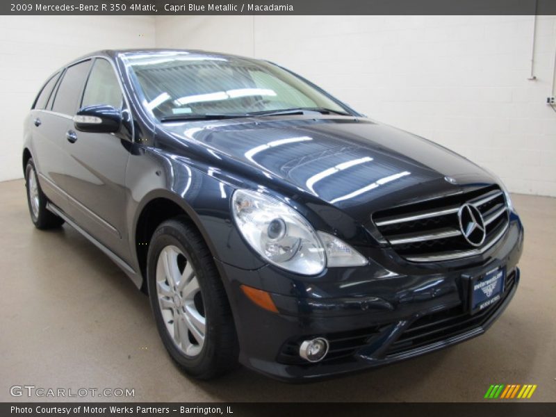 Capri Blue Metallic / Macadamia 2009 Mercedes-Benz R 350 4Matic
