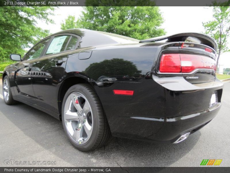 Pitch Black / Black 2013 Dodge Charger SE
