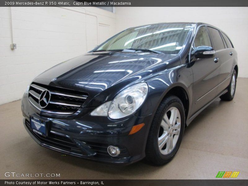 Capri Blue Metallic / Macadamia 2009 Mercedes-Benz R 350 4Matic