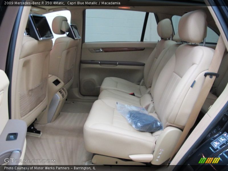 Capri Blue Metallic / Macadamia 2009 Mercedes-Benz R 350 4Matic
