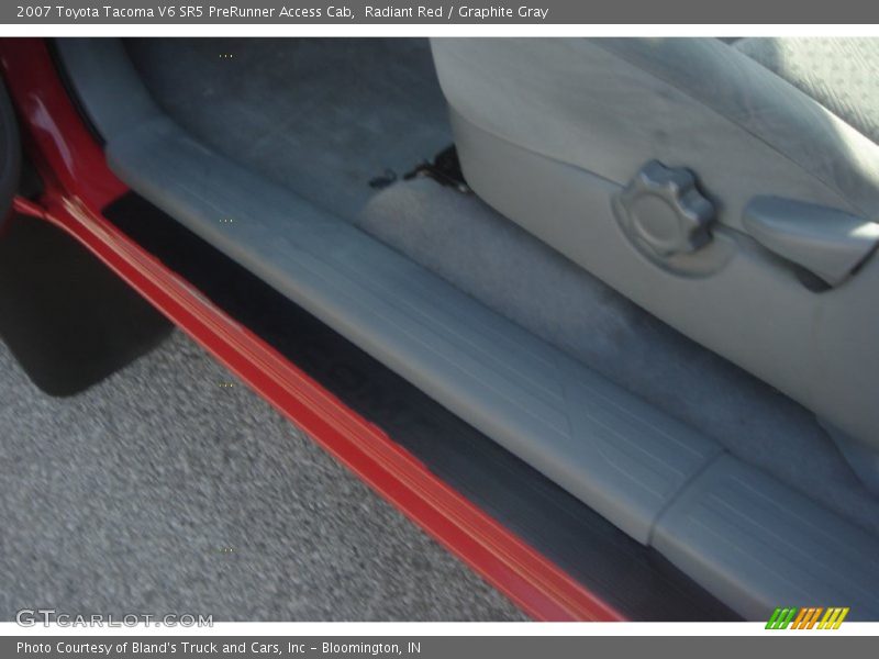 Radiant Red / Graphite Gray 2007 Toyota Tacoma V6 SR5 PreRunner Access Cab