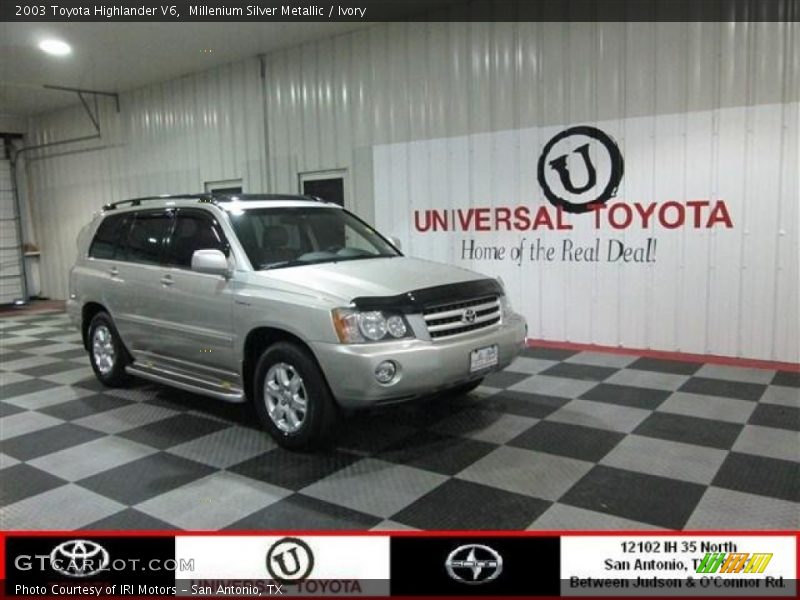 Millenium Silver Metallic / Ivory 2003 Toyota Highlander V6