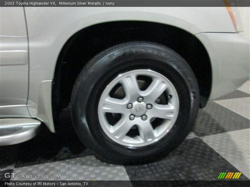 Millenium Silver Metallic / Ivory 2003 Toyota Highlander V6