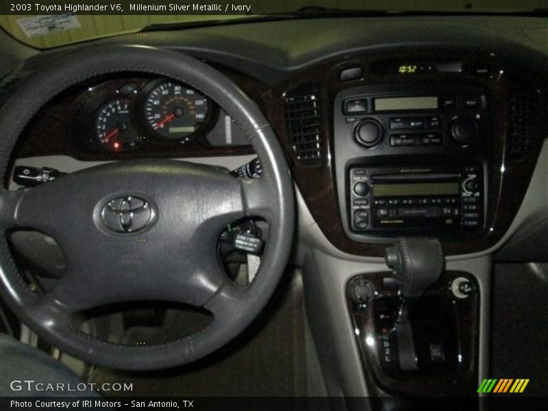 Millenium Silver Metallic / Ivory 2003 Toyota Highlander V6
