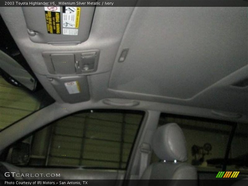 Millenium Silver Metallic / Ivory 2003 Toyota Highlander V6