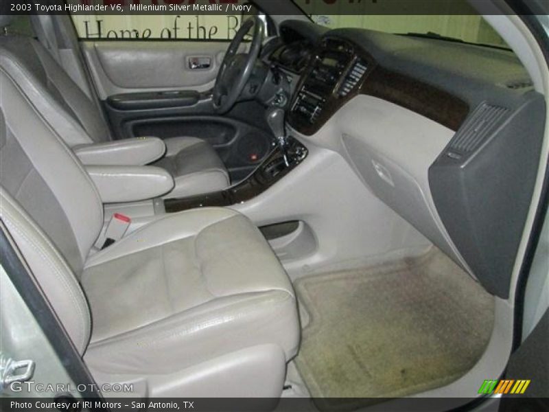 Millenium Silver Metallic / Ivory 2003 Toyota Highlander V6