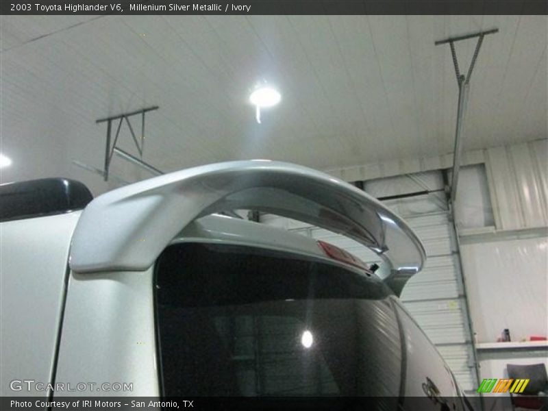 Millenium Silver Metallic / Ivory 2003 Toyota Highlander V6