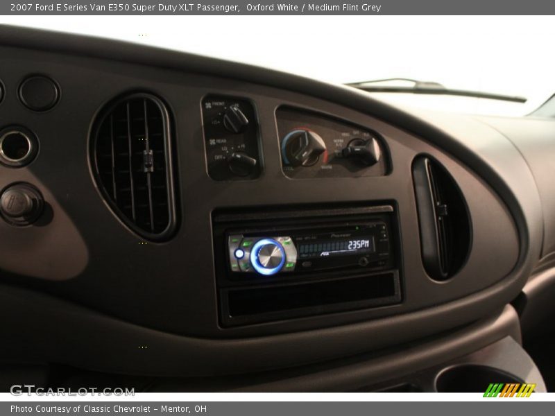 Oxford White / Medium Flint Grey 2007 Ford E Series Van E350 Super Duty XLT Passenger