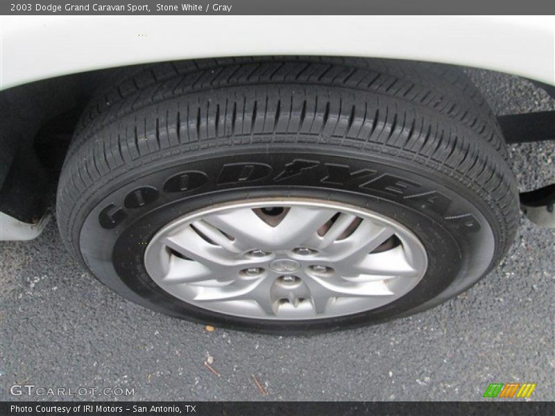 Stone White / Gray 2003 Dodge Grand Caravan Sport