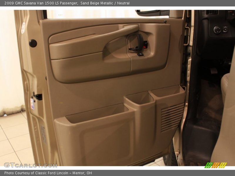 Sand Beige Metallic / Neutral 2009 GMC Savana Van 1500 LS Passenger