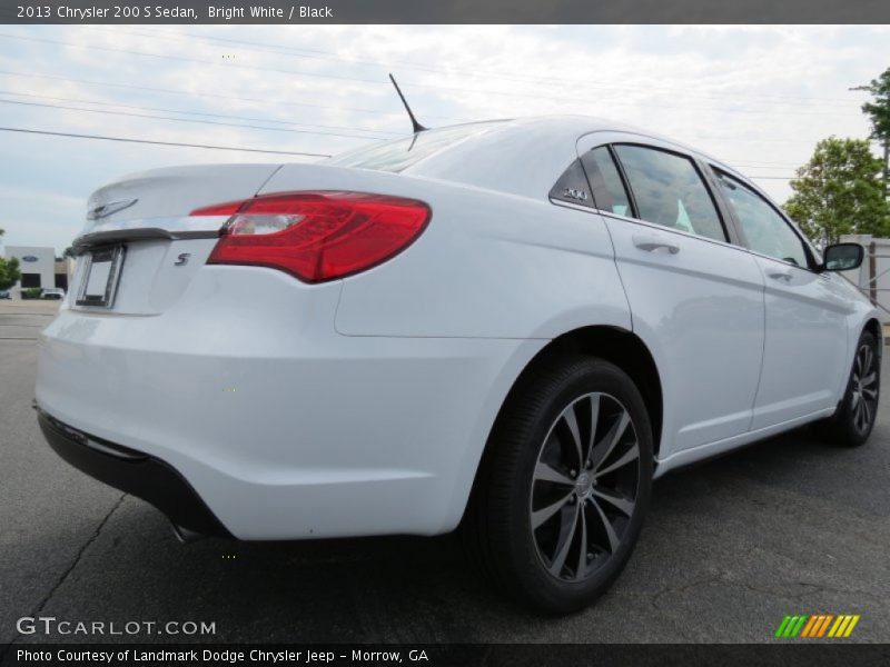 Bright White / Black 2013 Chrysler 200 S Sedan
