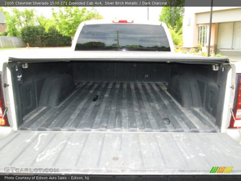 Silver Birch Metallic / Dark Charcoal 2005 Chevrolet Silverado 1500 Z71 Extended Cab 4x4