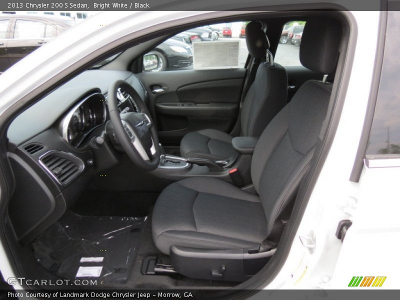 Bright White / Black 2013 Chrysler 200 S Sedan